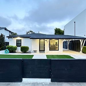 Modern 2Br Stylish & Cozy Unit